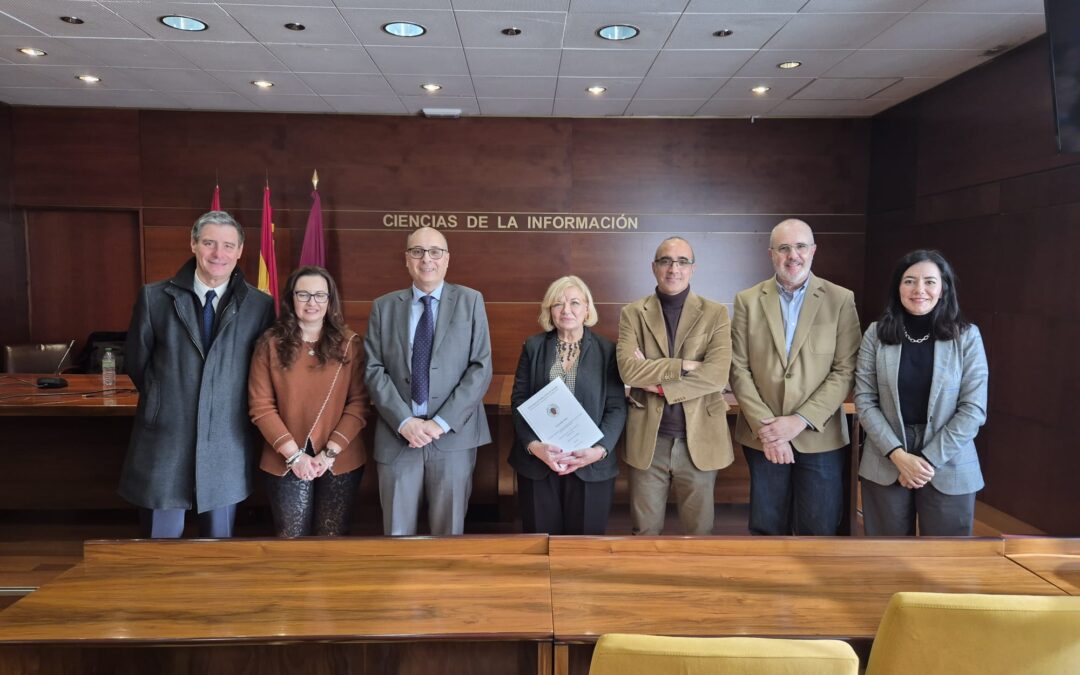 Tesis doctoral «La tecnología de podcasting en la estructura productiva de los grupos periodísticos españoles especializados en prensa regional»